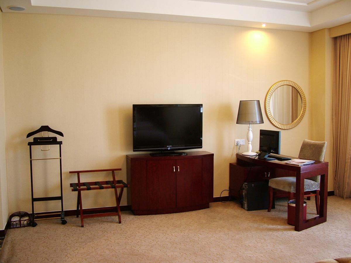 Fuxing Oriental Boutique Hotel Chifeng Room photo